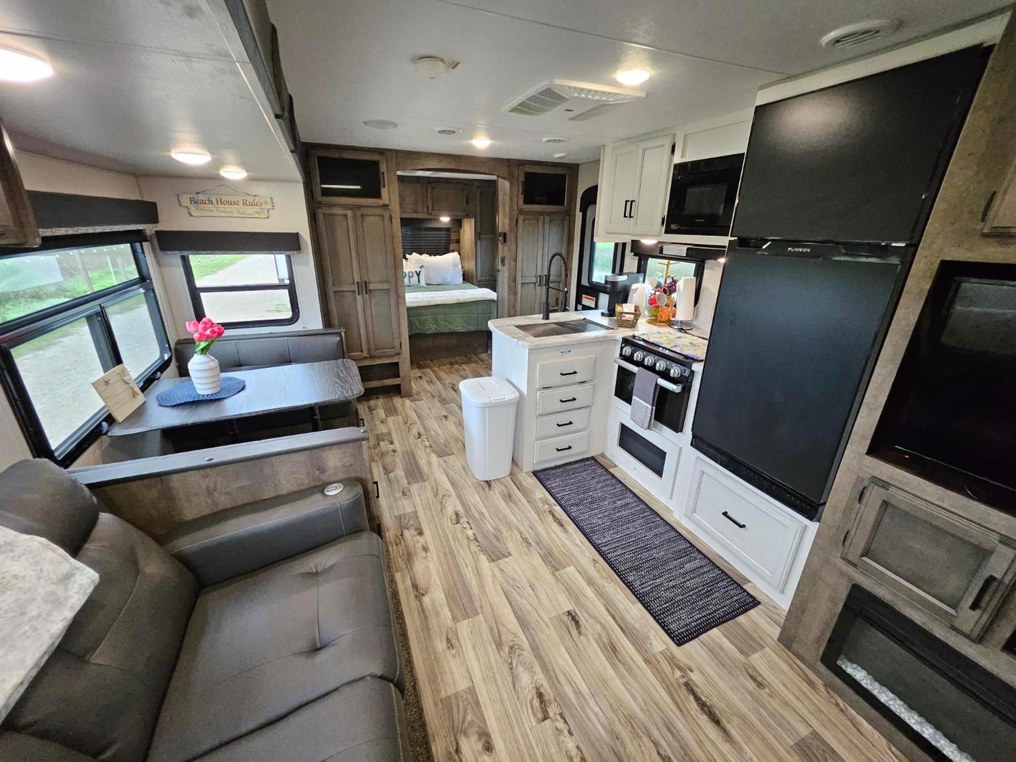 Hailey'S Beach-N-Bay Rv Resort Gilchrist Exteriör bild