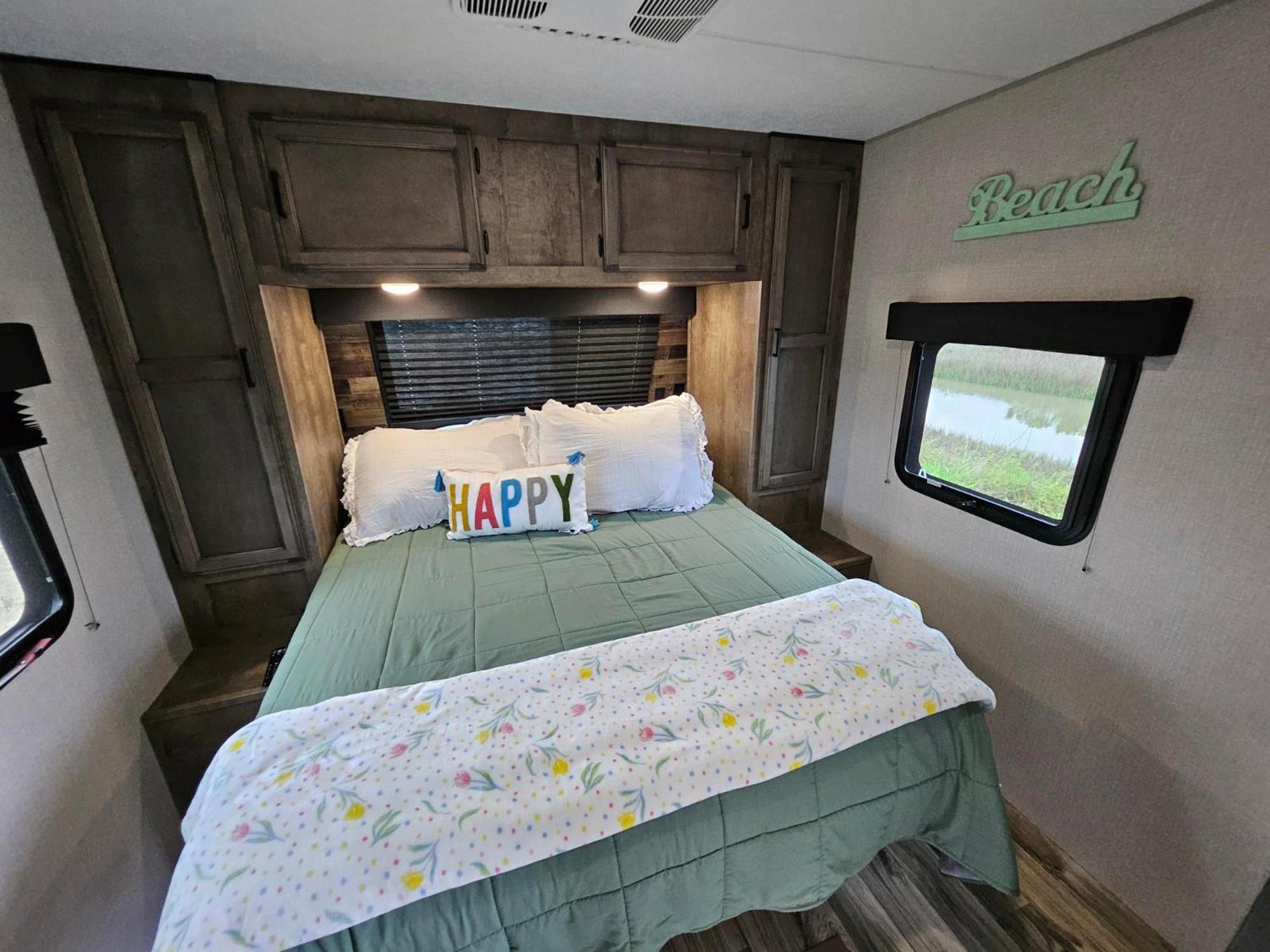 Hailey'S Beach-N-Bay Rv Resort Gilchrist Exteriör bild