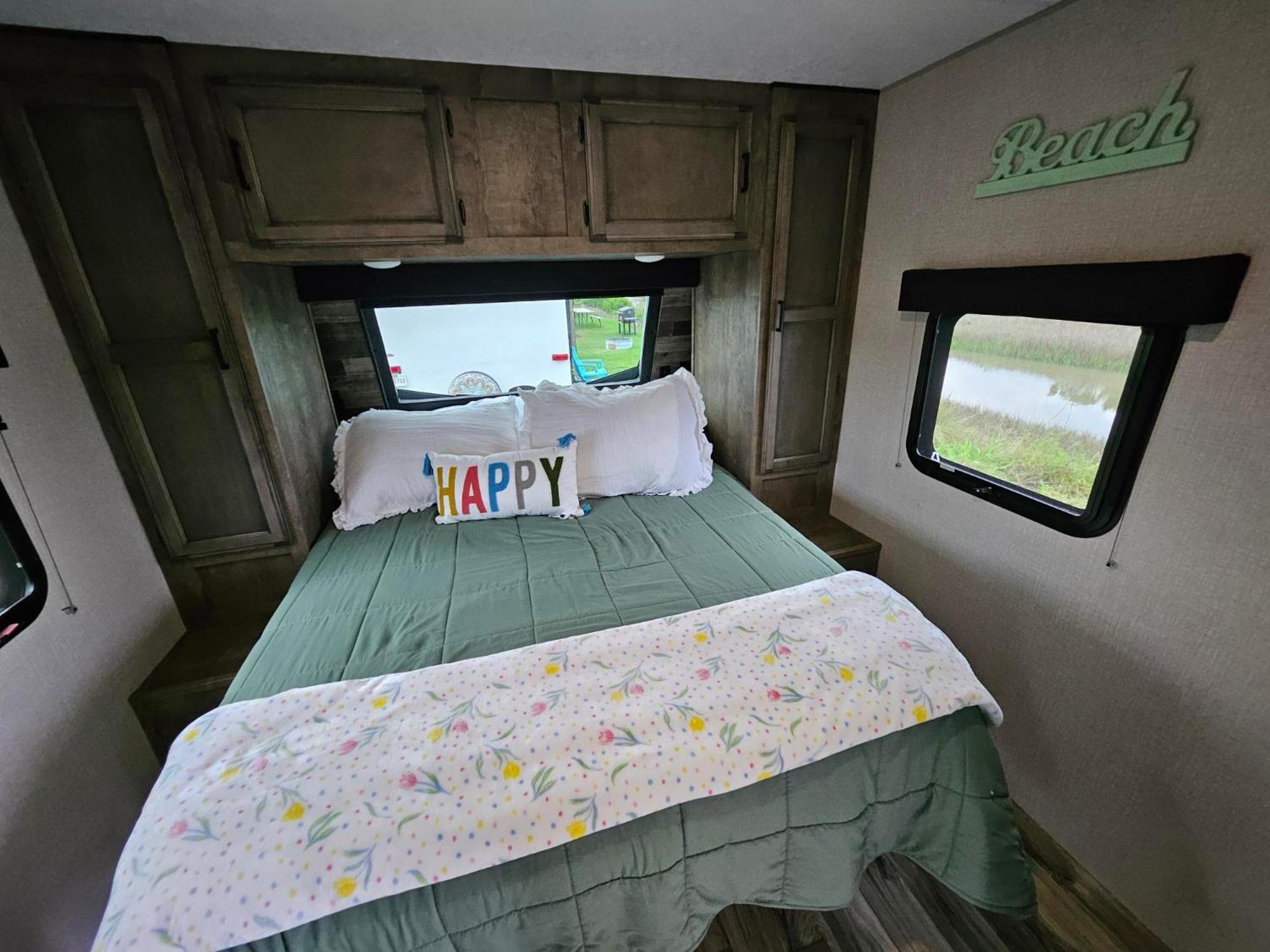 Hailey'S Beach-N-Bay Rv Resort Gilchrist Exteriör bild
