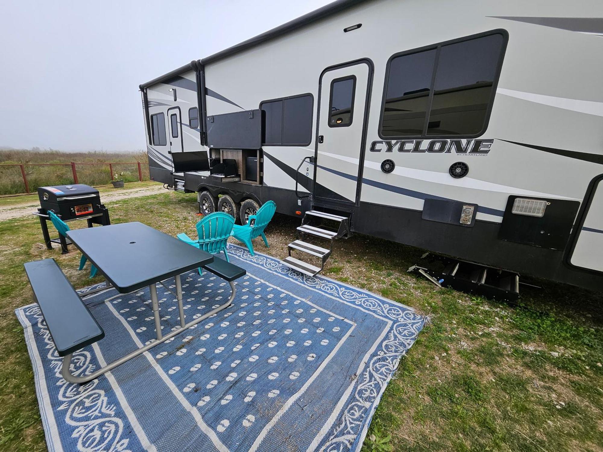 Hailey'S Beach-N-Bay Rv Resort Gilchrist Exteriör bild